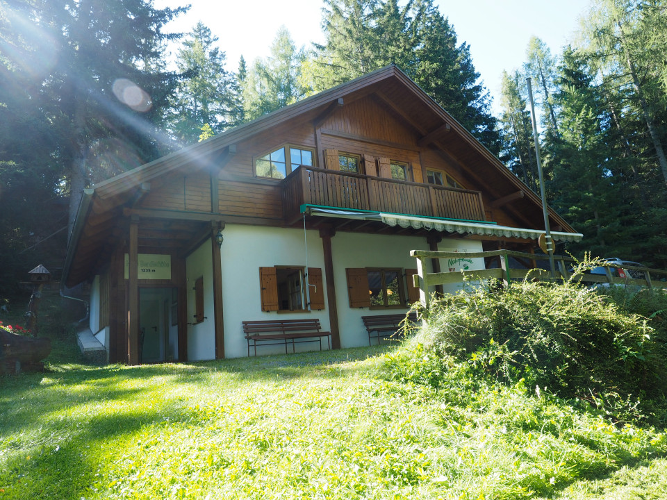 Das Naturfreundehaus auf der Bendlerhöhe (1.235m) in der Frontansicht